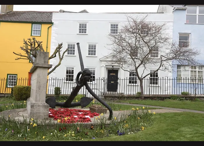 Monmouth House Apartments, Lyme Regis Old Town, Dog Friendly