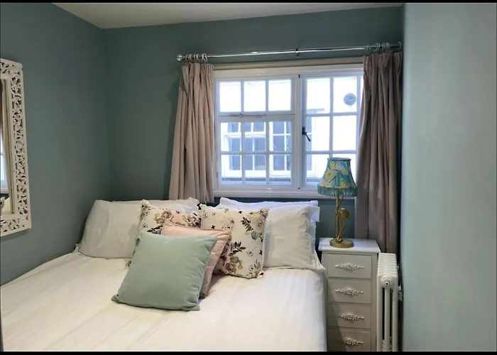 Monmouth House Apartments, Lyme Regis Old Town, Dog Friendly