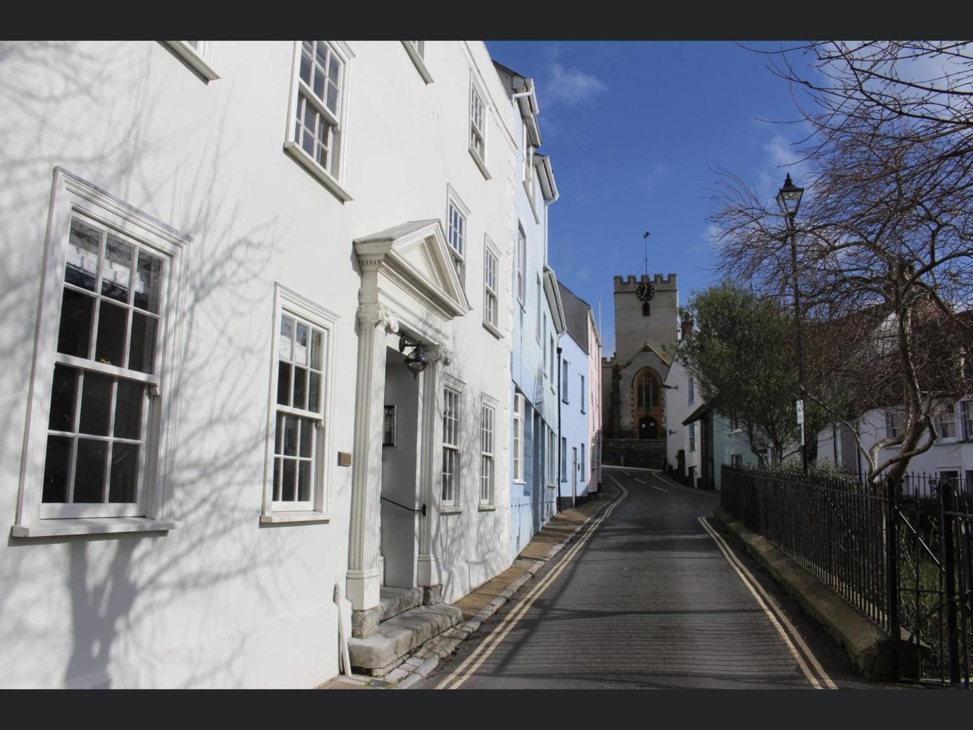 Monmouth House Apartments, Old Town, Dog Friendly Apartment