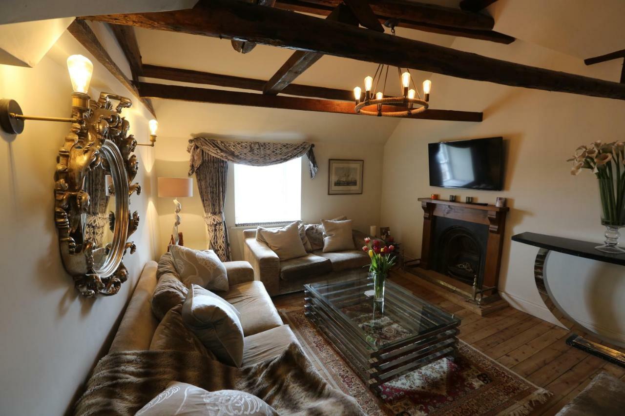 Monmouth House Apartments, Old Town, Dog Friendly Apartment