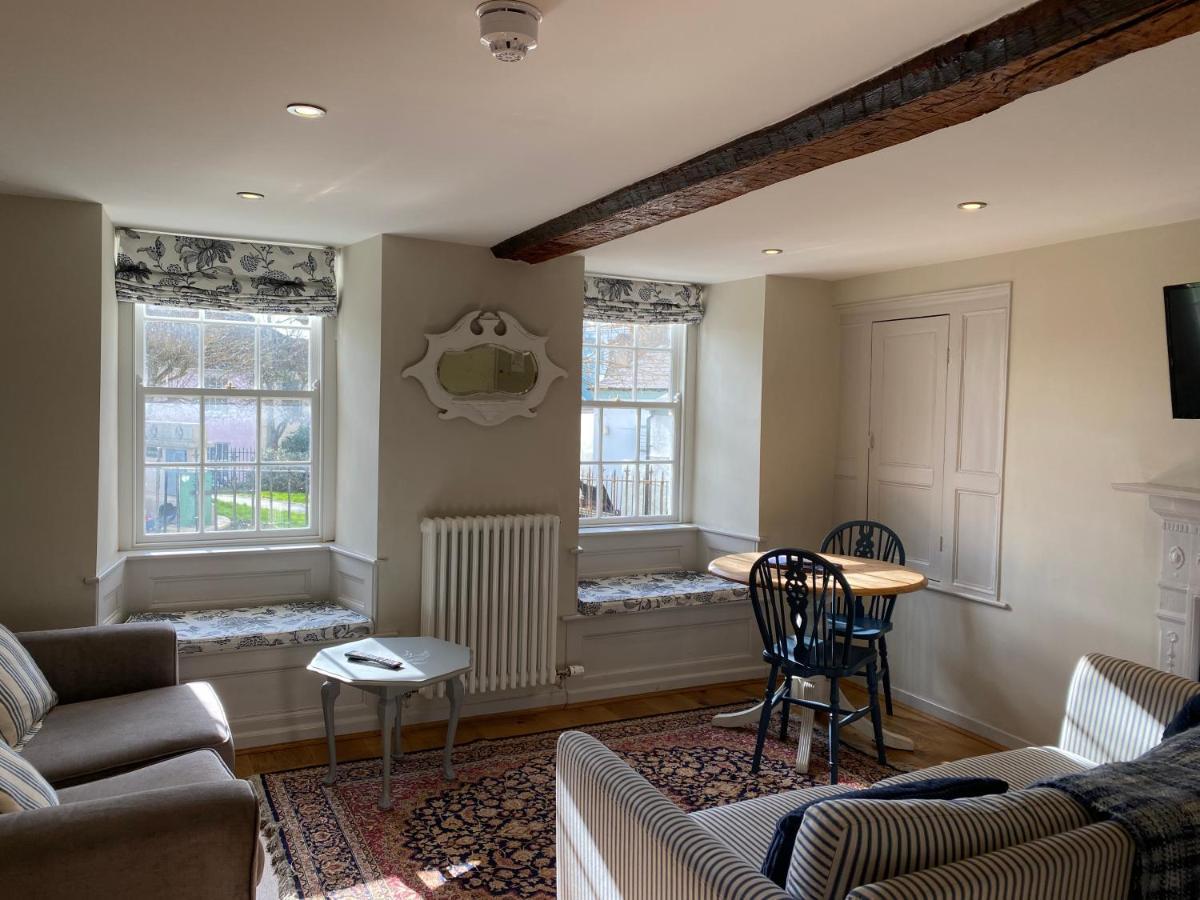 Apartment Monmouth House Apartments, Old Town, Dog Friendly, Parking *