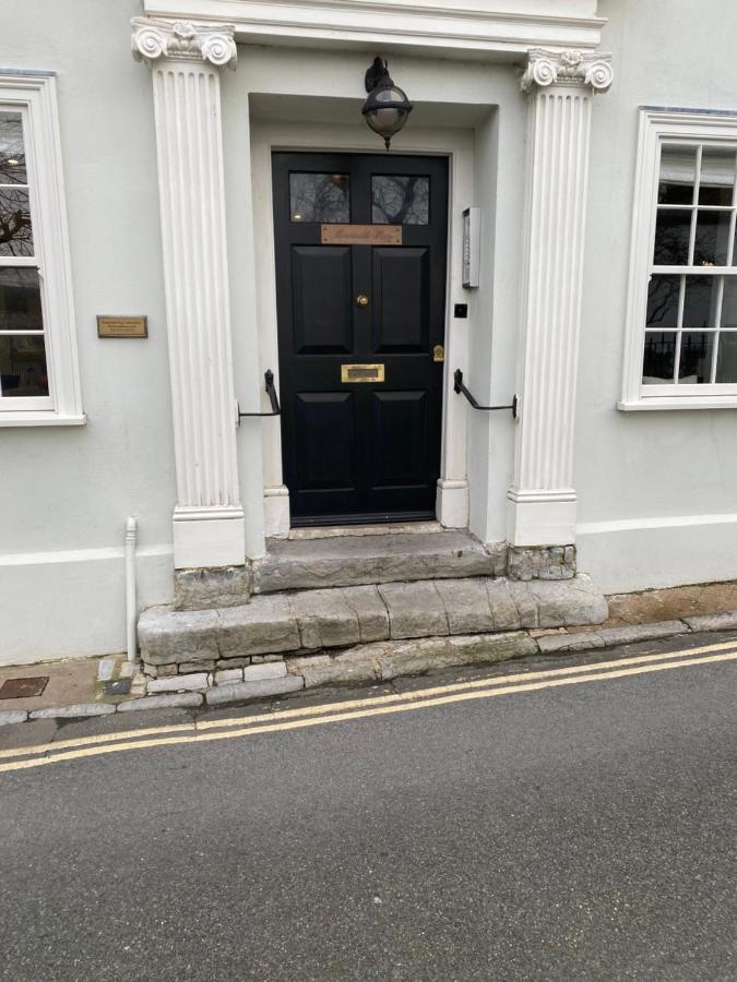 Apartment Monmouth House Apartments, Old Town, Dog Friendly, Parking