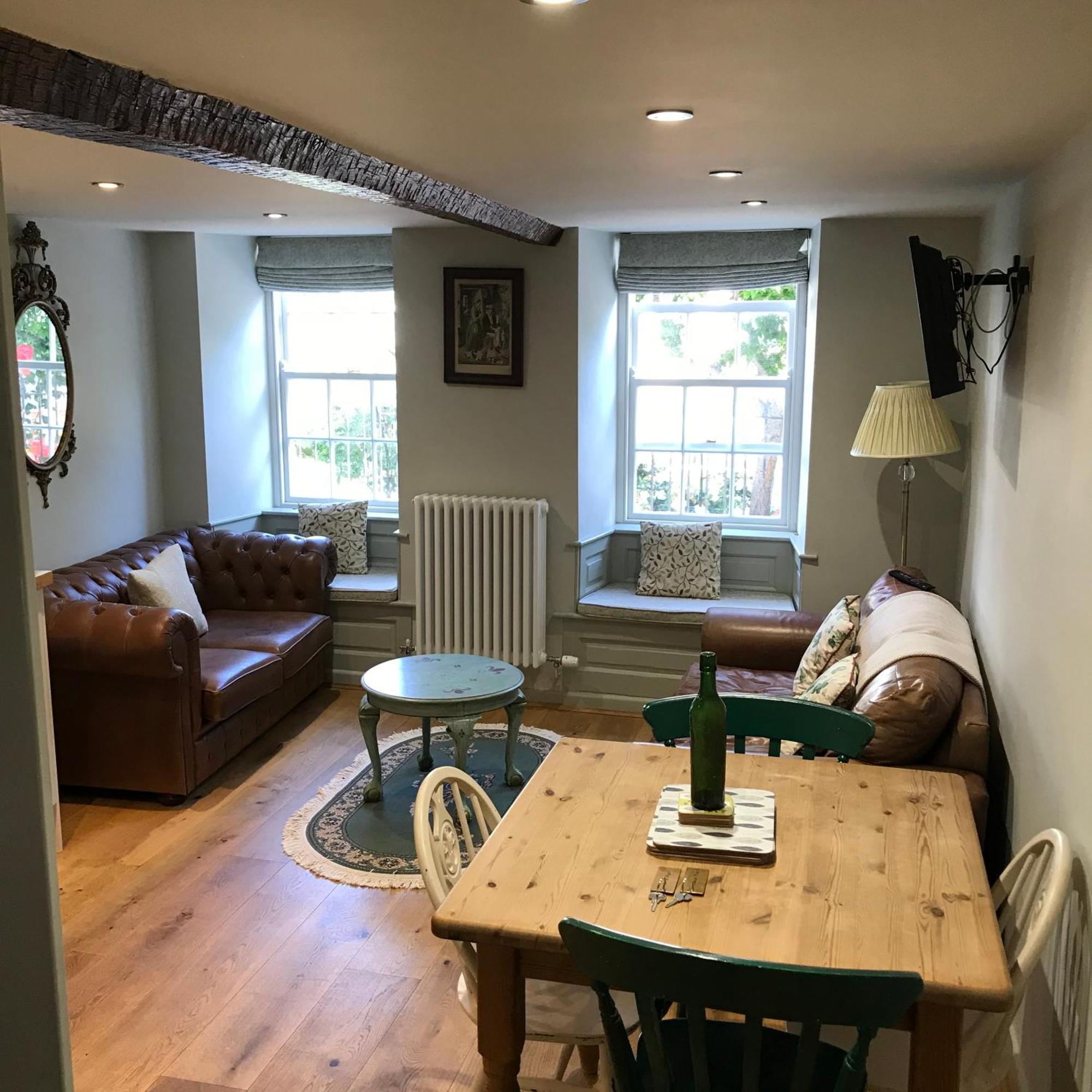 Monmouth House Apartments, Old Town, Dog Friendly, Parking