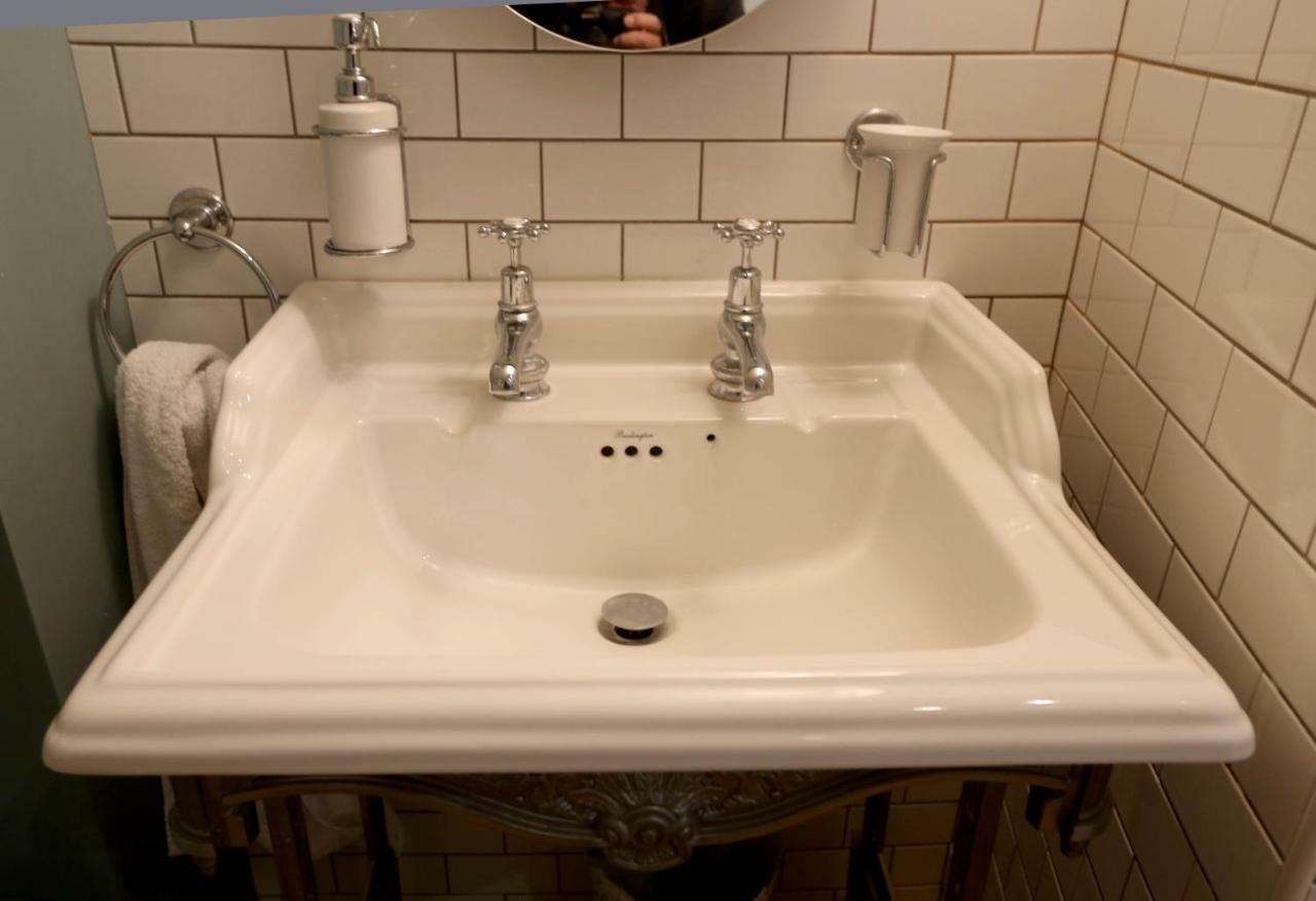 Monmouth House Apartments, Old Town, Dog Friendly, Parking Lyme Regis