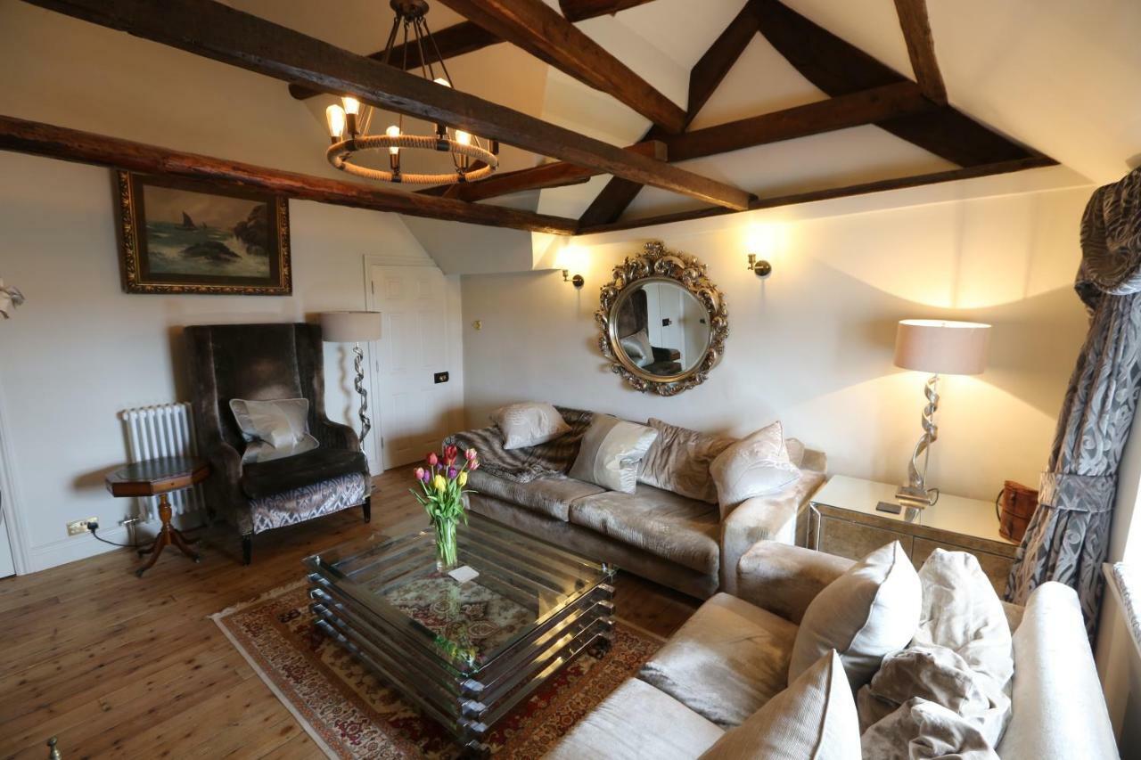 Monmouth House Apartments, Old Town, Dog Friendly, Parking Apartment